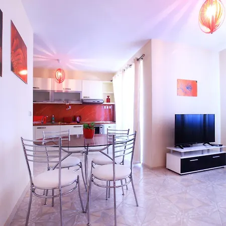 Modernduplexes In Panoramaroofcomplex *