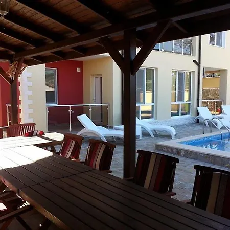 Modernduplexes In Panoramaroofcomplex Apartment